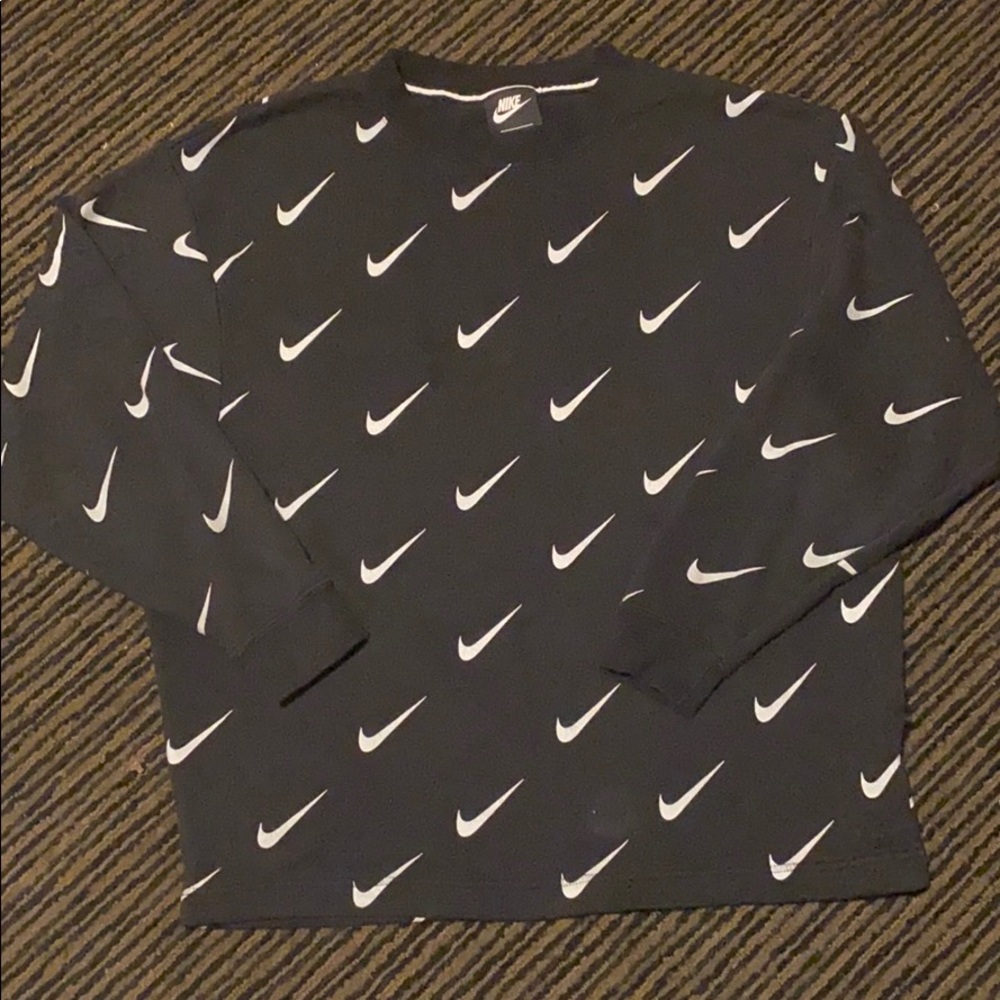 Nike pullover fairly used